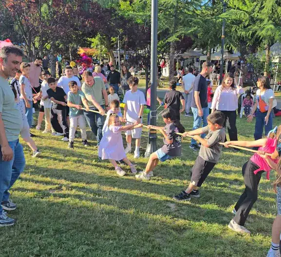 Karabük’te babalar ve çocuklar Has Bahçe’de buluştu