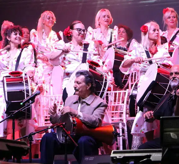 Burhan Öçal Tekirdağ Kiraz Festivali’nde sahneye çıktı