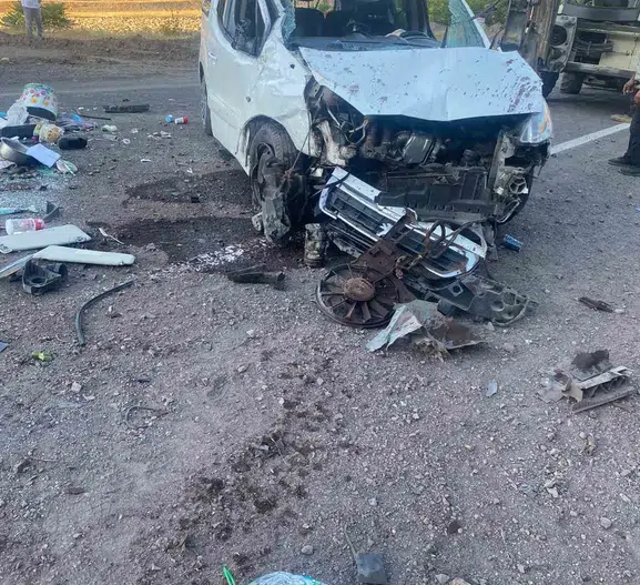 Elazığ Palu yolunda araç takla attı