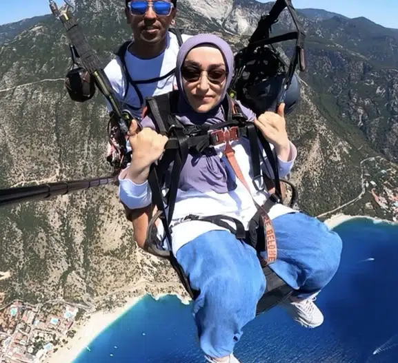 Yürüme engelli Münife Karadaş gökyüzüyle buluştu