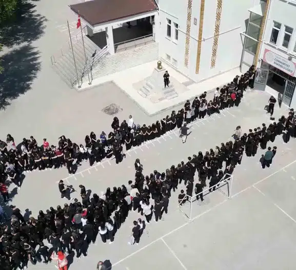 Çorumlu gençler Bocce şampiyonluğundan meşalelerle döndü