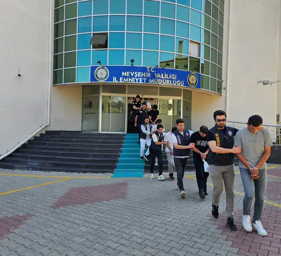 19 ilde dev dolandırıcılık operasyonu 17 kişi cezaevine gönderildi