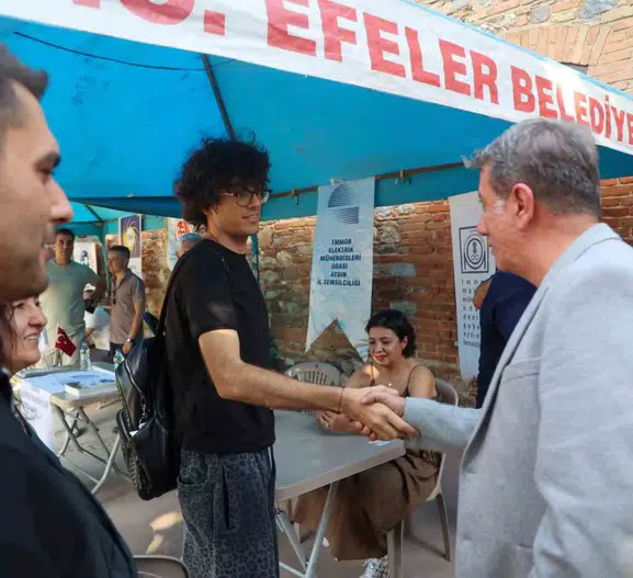 Efelerli gençler meslek seçiminde uzmanlarla buluşuyor