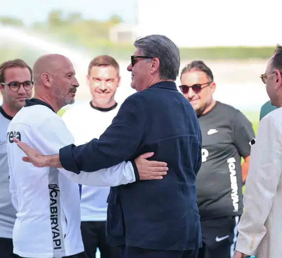 Serdal Adalı Beşiktaş’ın Slovakya kampına çıkarma yaptı