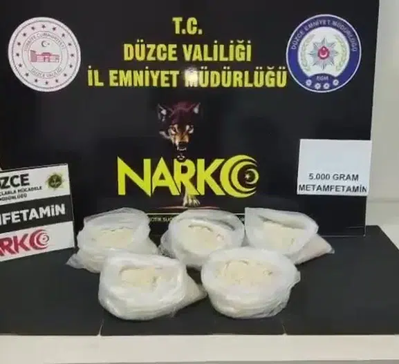 Düzce’de milyonluk uyuşturucu sevkiyatı engellendi