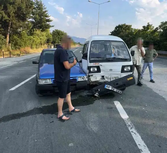 Alkollü sürücü kaza sonrası rüşvet teklif edip olay yerinden kaçtı