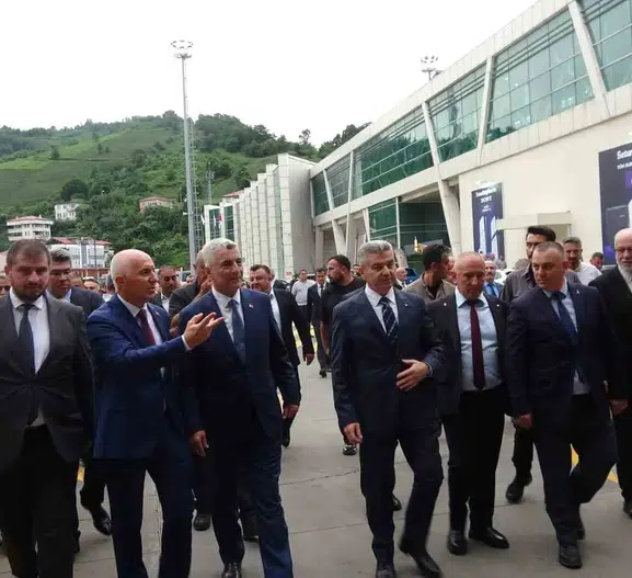 Sarp Sınır Kapısı Asya ticaretinin kilit noktası haline geliyor