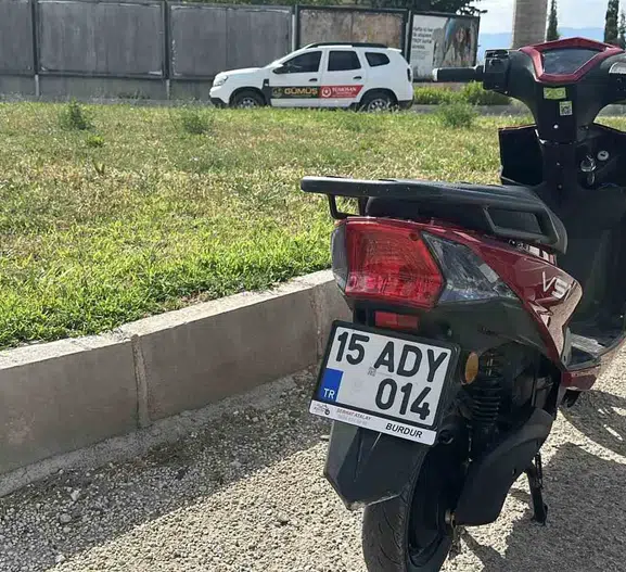 Burdur’da motosiklet kazası sürücüyü hastanelik etti