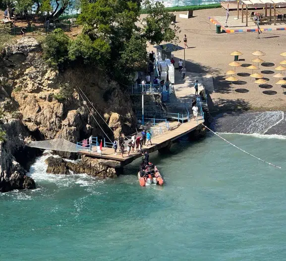 Zonguldak'ta yasaklı denize giren kişi dalgalar arasında kayboldu