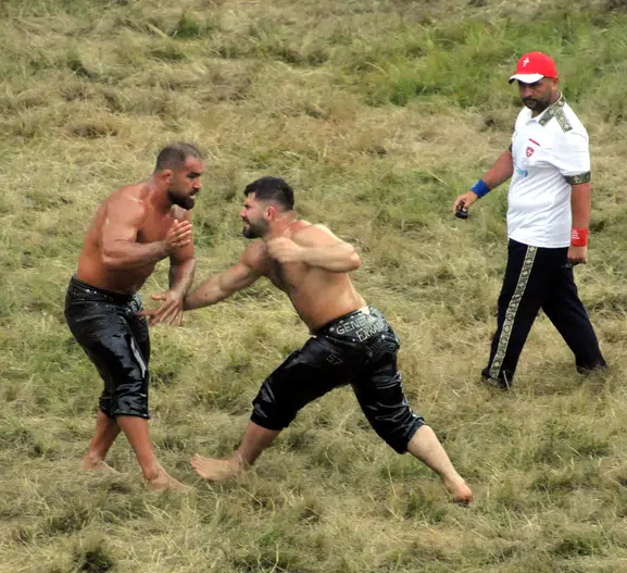 Erkan Taş Kırkpınar er meydanında altın kemere uzandı