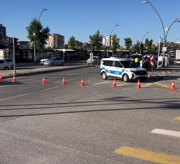 Malatya'da yaya geçidinde can pazarı