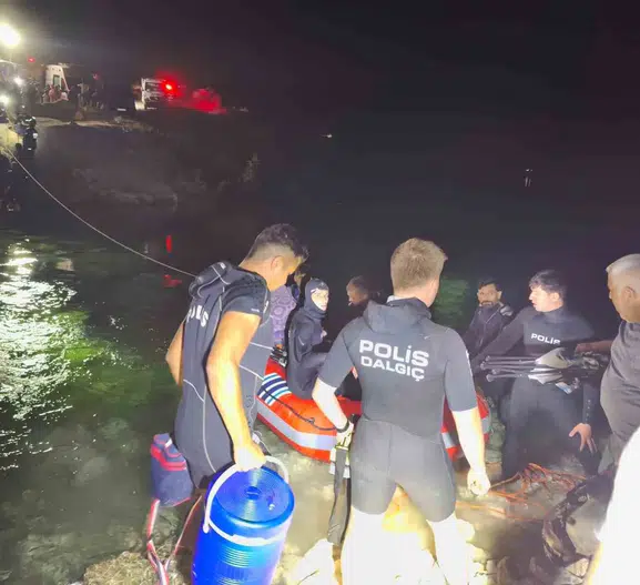 Fırat Nehri kıyısında piknik yapan 26 kişi sular yükselince mahsur kaldı