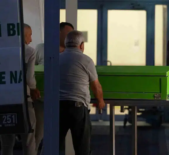 Kendi ihbarıyla yakayı ele verdi Babasını öldürüp gömdü