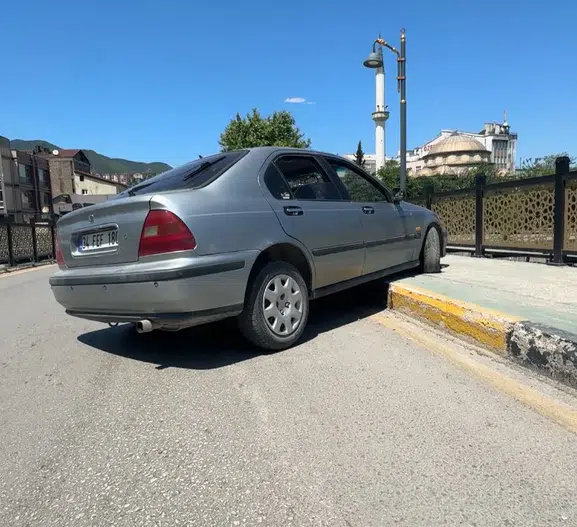 Karabük'te kaldırıma daldı yayaya çarpıp kaçtı
