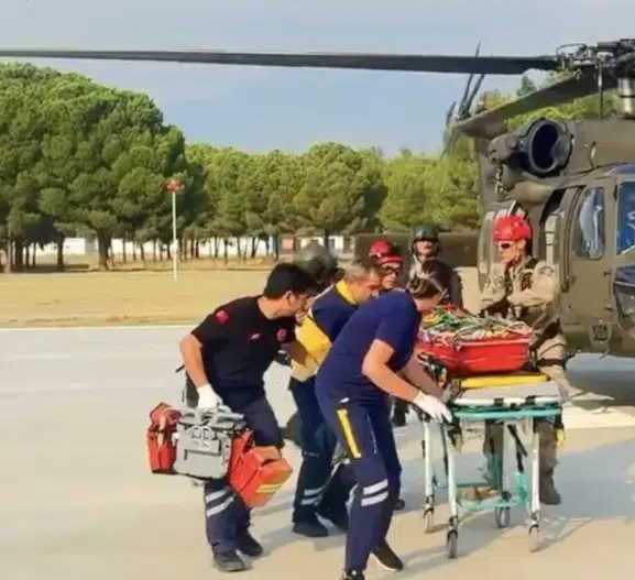 Osmaniye'de sarp kayalıklarda mahsur kalan yürüyüşçü havadan kurtarıldı