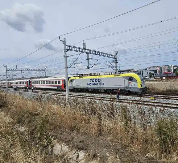Çerkezköy yolunda trenin vagonu raydan çıktı