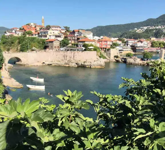6 bin nüfuslu Amasra üç günde 100 bin kişiyi ağırladı