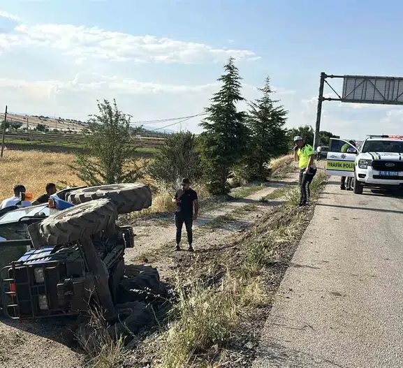 Burdur'da traktör kazası Sürücü şarampole uçtu