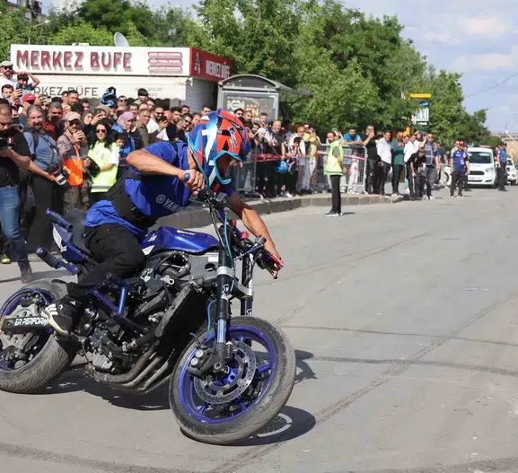 Ağrı’nın dik yamaçlarında motor sesleri yükseliyor