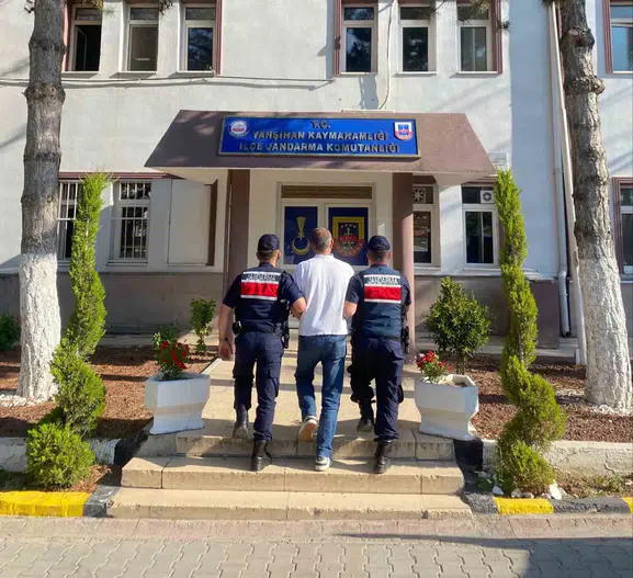 Kırıkkale'de aranan iki hükümlü operasyonla yakalandı