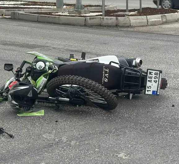 Burdur'da motosiklet kazası ağır yaralı bıraktı