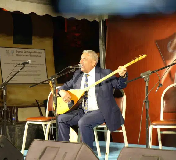Bayburt’ta Zafer coşkusu ozanların dilinden yankılandı