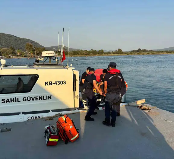 Sedir Adası’nda kayalıklardan düşen kişi için denizden kurtarma operasyonu