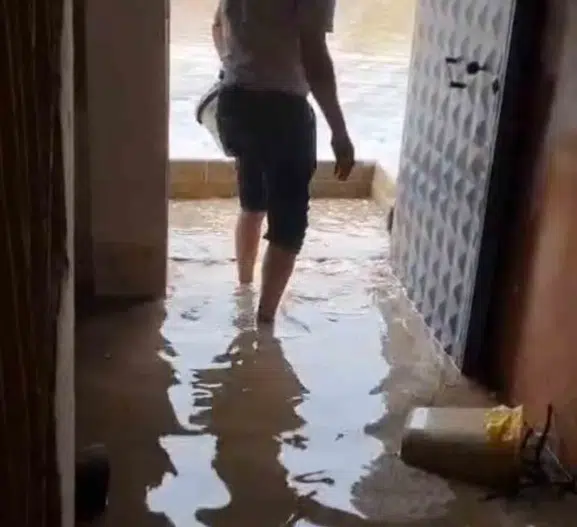 Adana Tufanbeyli'de sağanak hayatı durdurdu