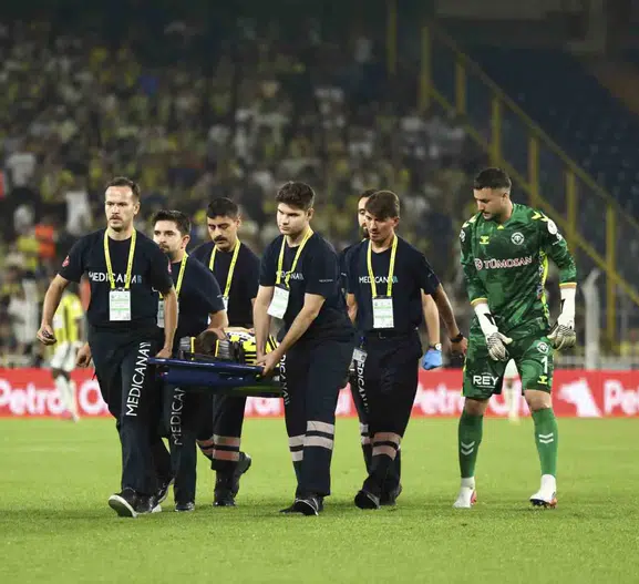 Kerem Aktürkoğlu Konyaspor maçında sakatlandı