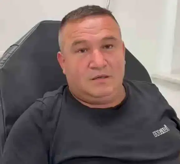 Tuz ruhu taşıyan kamyon yola asit saçtı; 2 kişi hastanelik oldu