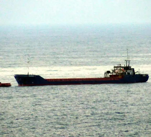Saldırıya uğrayan kuru yük gemisi Zonguldak kıyısına demirledi