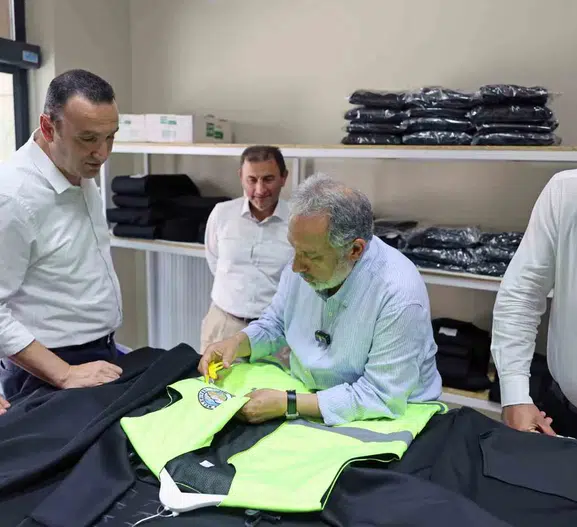 Kayseri'de hayırseverlerin bağışları tekstil atölyesinde kazanca dönüşüyor