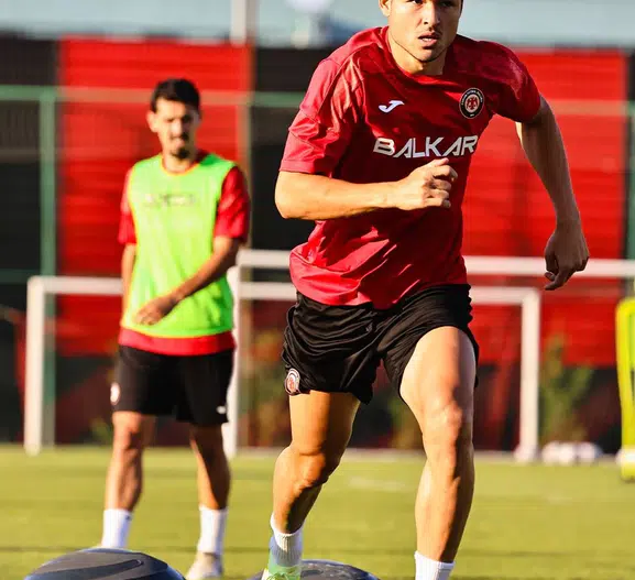 Çorum FK rotasını Kasımpaşa galibiyetine çevirdi