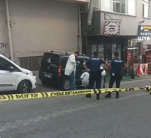 Esenyurt sokaklarında silahlar konuştu 2 yaralı