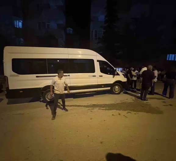 Asker eğlencesinde dikkatsizlik az kalsın canından ediyordu
