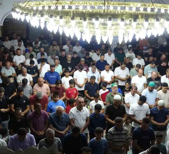 Kilis'te Camiler Kandil Gecesinde Doldu Taştı