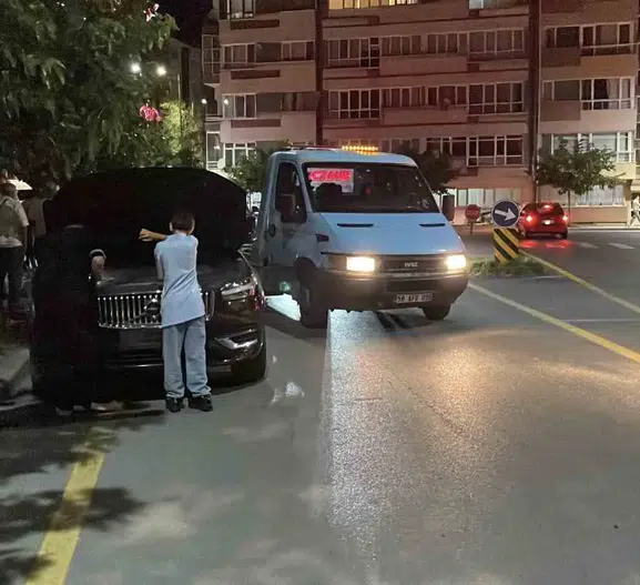 Sivas'ta trafik kazası 3'ü çocuk 4 kişi yaralandı