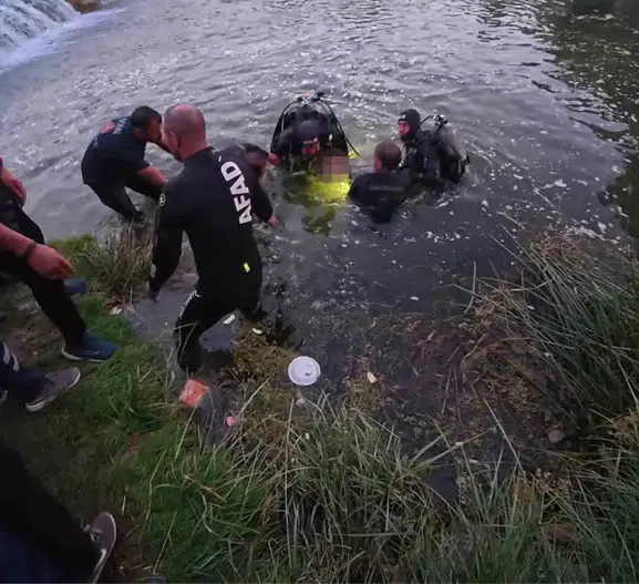Van'da piknik faciası Ailesini kurtaran baba akıntıya yenik düştü