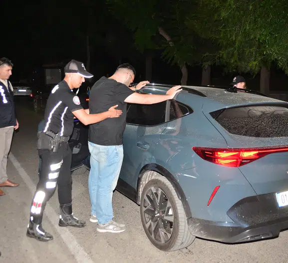 Adana'da dev güvenlik operasyonu 1615 polis sahada, 35 aranan yakalandı