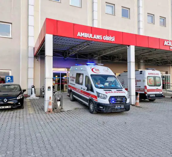 Çorum'da iş kazası Yem makinesine kolunu kaptıran çiftçi hastanelik oldu