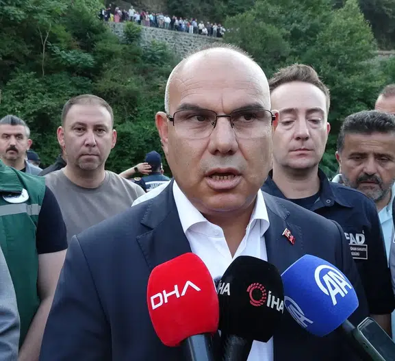 Giresun'da dere kenarında piknik yapan aile sele kapıldı