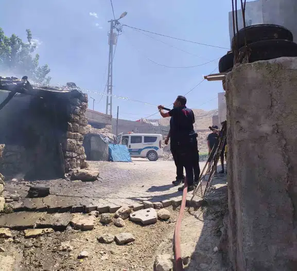 Siirt Kurtalan’da tandır ateşi az kalsın mahalleyi yakıyordu