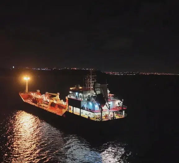 Marmara'nın karanlık sularında büyük panik: İki dev gemi çarpıştı