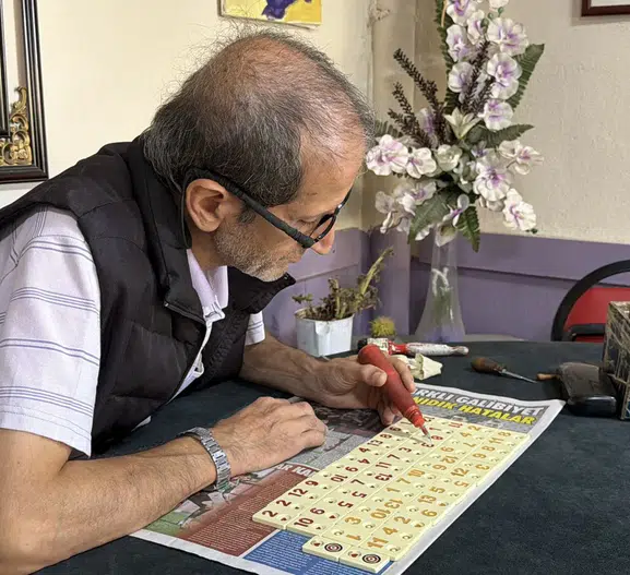 Eskişehir'in Görünmez Kahramanı: 10 Yıldır Kahvehanelerin Kaderini Değiştiriyor
