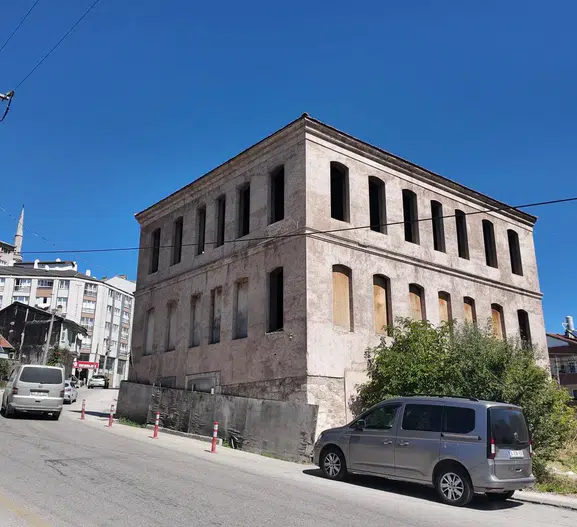 Bolu'nun kadim silüeti beton yığınları altında can çekişiyor: Tarih hafızası siliniyor