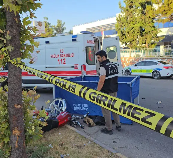 Gaziantep'te yürek yakan kaza: 14 yaşındaki motosiklet sürücüsü ağaca çarparak can verdi