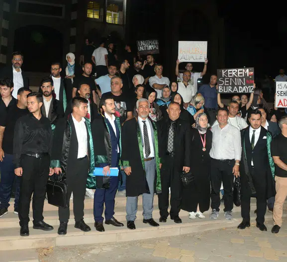 Kahramanmaraş'taki okul katliamında şok tahliye: Aileler adliye koridorlarını inletti