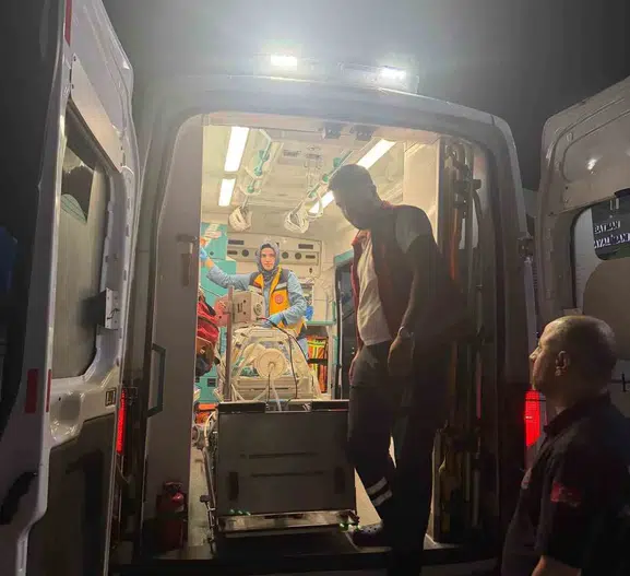 Minik bebeğin hayatını tarama programı kurtardı: Siirt'ten İstanbul'a acil hava köprüsü