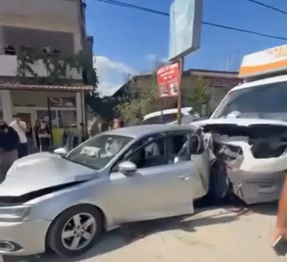 Saniyelerle gelen mucize: Otomobile binerken ölümden döndü