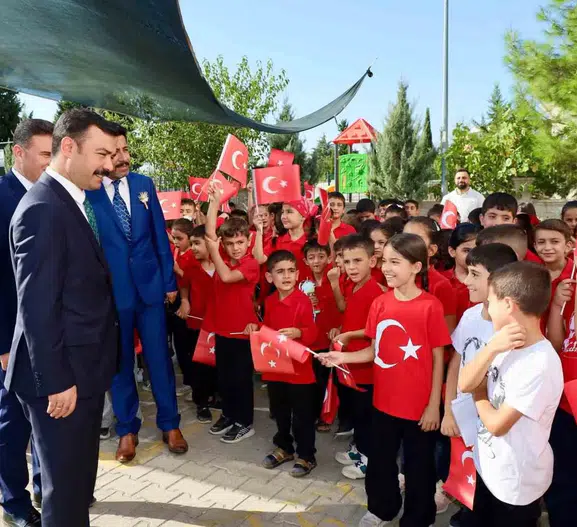 Kahta'da ders zili coşkuyla çaldı: Geleceğin mimarları sınıflarına kavuştu